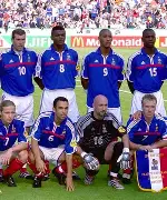 足球巨星展现实力,打破对手的防线视频