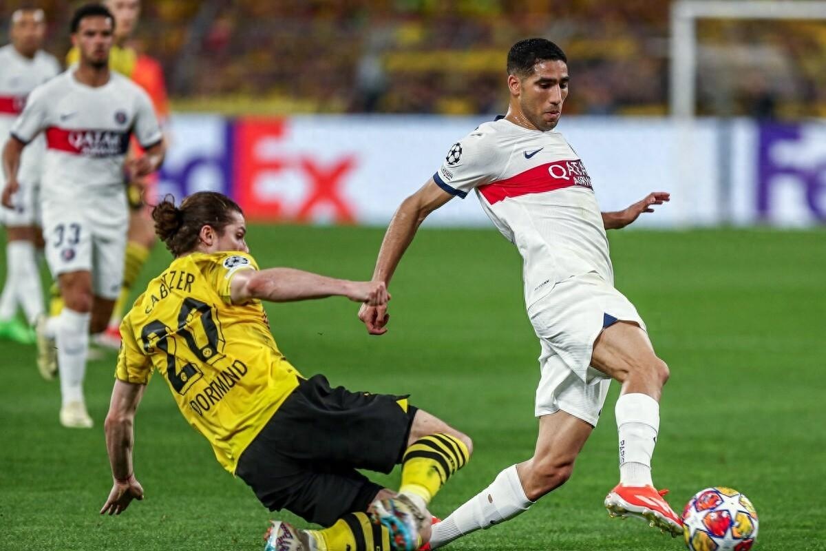 巴黎圣日耳曼完胜里昂