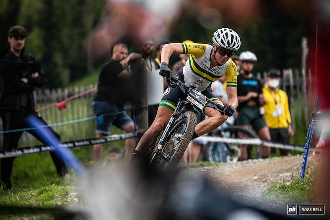 包含瑞士国家队连胜！欧锦赛资格赛稳扎稳打的词条