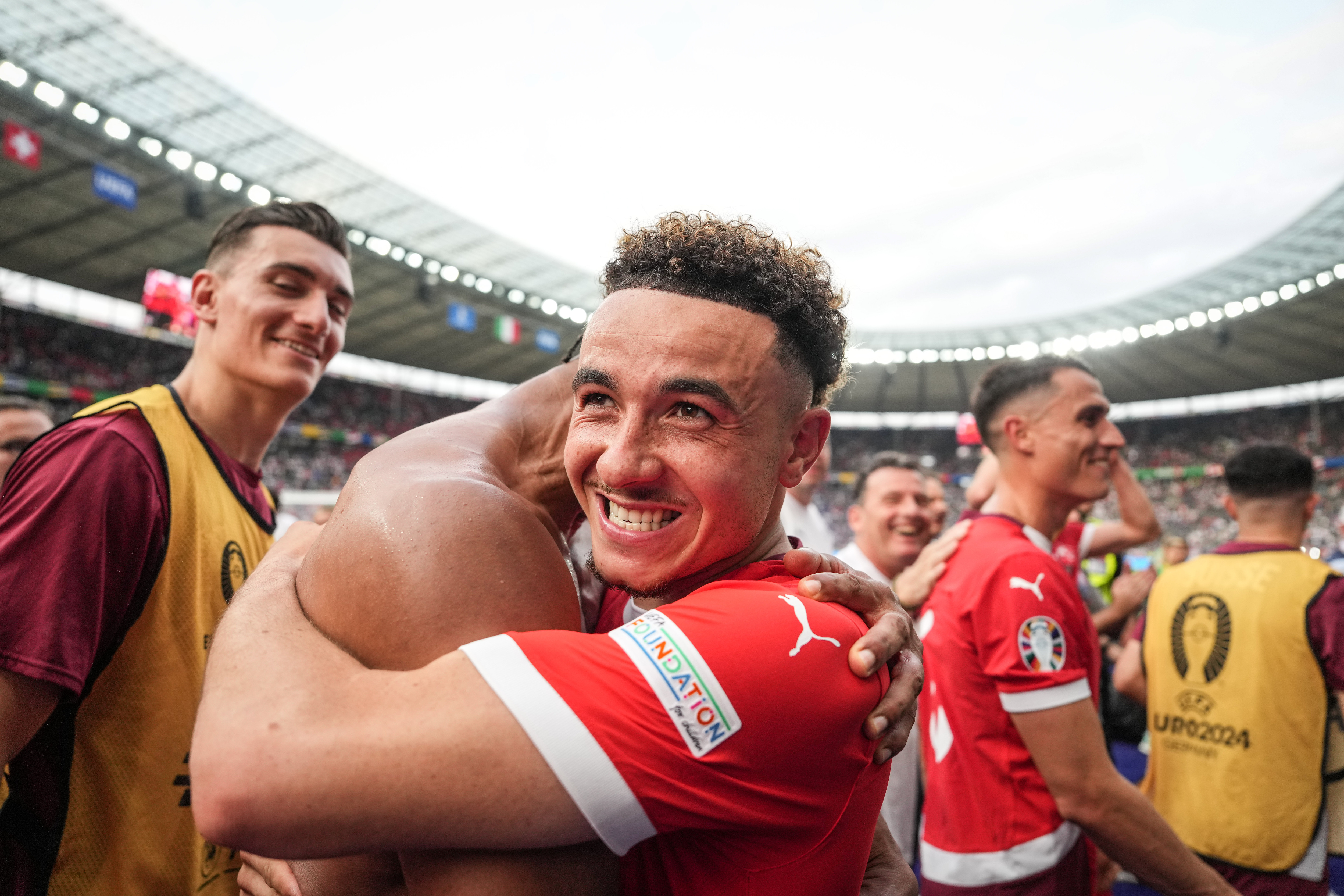 包含瑞士国家队连胜！欧锦赛资格赛稳扎稳打的词条